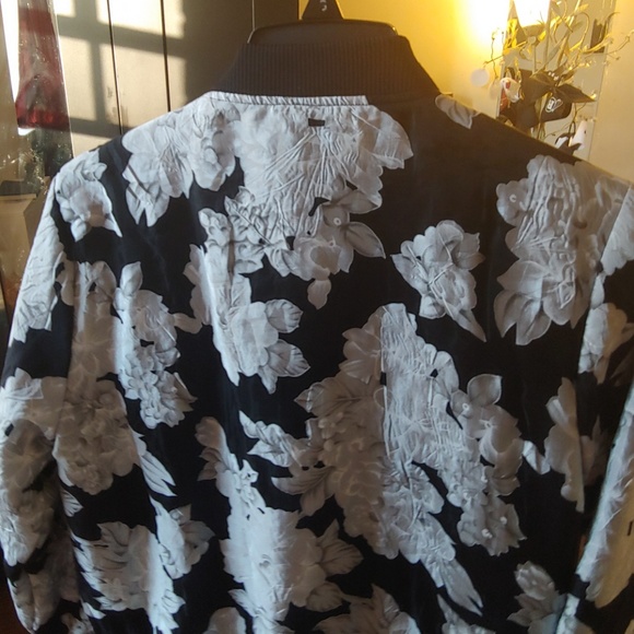 Jacket - Picture 2 of 3